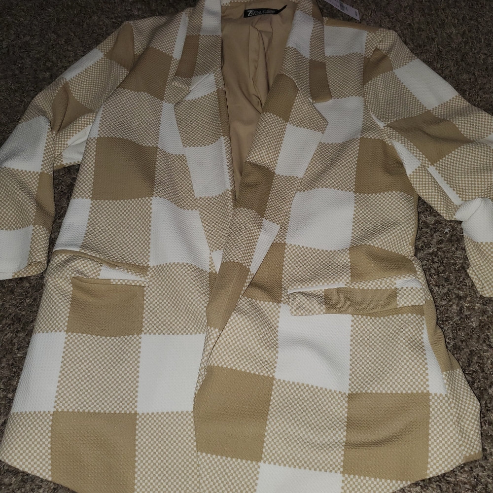 TAN AND WHITE PLAID BLAZER